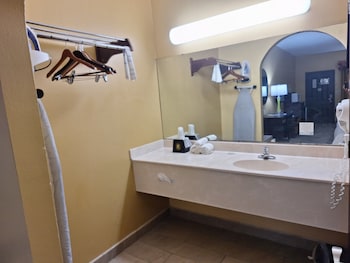 Suite, 1 King Bed with Sofa bed, Non Smoking