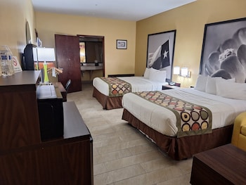Room, Multiple Beds, Non Smoking (Mobility, Tub with Grab Bars)