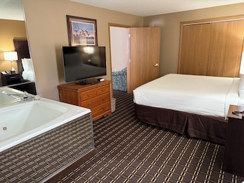 Suite, 1 King Bed, Non Smoking, Jetted Tub (with Sofabed)