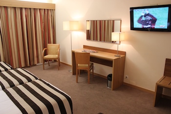 Family Room, 3 Twin Beds, Non Smoking (2 Adults + 1 Child up to 12 Years Old)