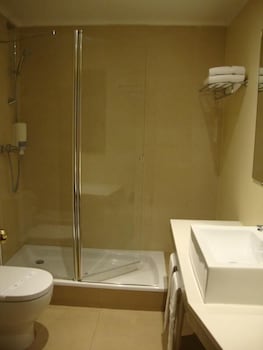 Deluxe Double Room, 1 King Bed, Non Smoking, Balcony