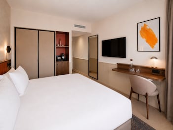 Premium Room, 1 King Bed