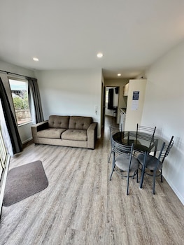 Executive Queen Spa Room