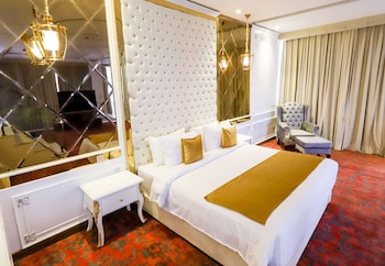 Presidential Room, 1 Double Bed, Non Smoking (Presidential;with Extra Bed)