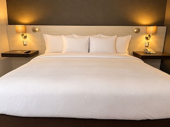 Superior Room, 1 King Bed