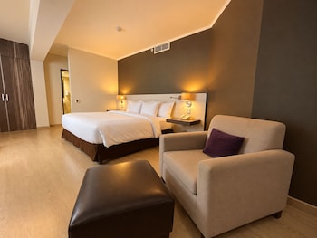 Superior Room, 1 King Bed