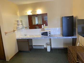 Standard Room, 1 Queen Bed