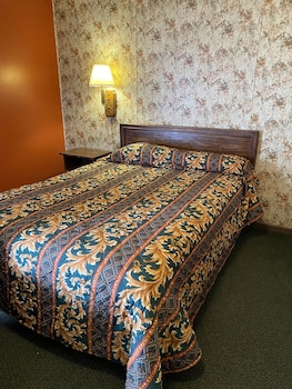 Standard Room, 1 Queen Bed