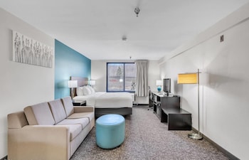 Suite, 1 King Bed with Sofa bed, Non Smoking, Jetted Tub