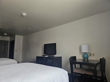 Standard Room, 2 Queen Beds, Non Smoking