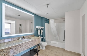 Suite, 1 King Bed, Accessible, Non Smoking