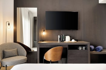 Deluxe Double Room, City View