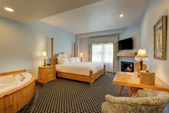 Grand Room, 1 King Bed (Mountain Grand Lodge)