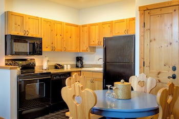 Grand Suite, 2 Bedrooms (Mountain Grand Lodge)