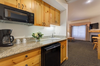 Grand Room, 1 Queen Bed with Sofa bed (Mountain Grand Lodge)
