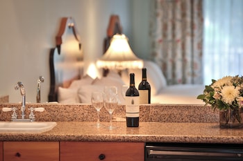 Grand Room, 2 Queen Beds (Mountain Grand Lodge)