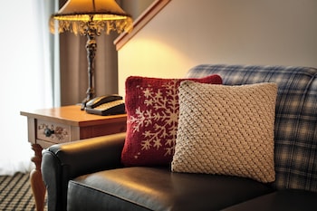 Grand Suite, 1 King Bed with Sofa bed (Mountain Grand Lodge, King Suite)