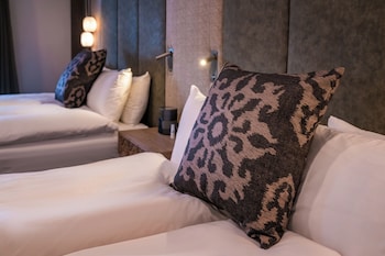 Room, 2 Queen Beds (Chalet Edelweiss)
