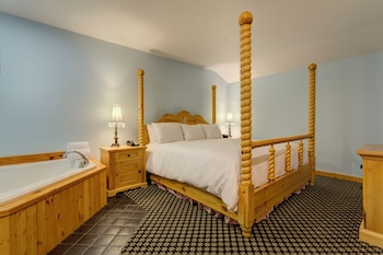 Grand Suite, 1 King Bed with Sofa bed (Mountain Grand Lodge, King Suite)