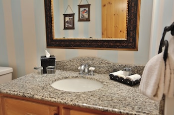 Grand Suite, 2 Bedrooms (Mountain Grand Lodge)