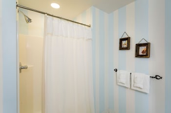 Grand Room, 2 Queen Beds (Mountain Grand Lodge)