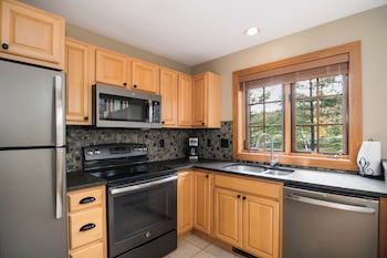 Condo, 2 Bedrooms, Slope side (Disciples Village, with Loft)