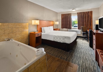 Suite, 1 King Bed, Non Smoking