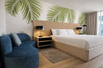 Premium Room, 1 King Bed, Non Smoking