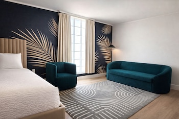 Premium Suite, 2 Queen Beds, Non Smoking