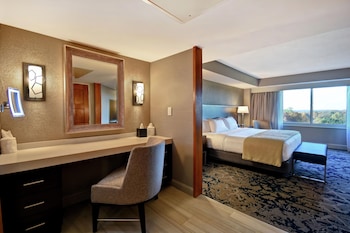 Presidential Suite, 1 King Bed, Microwave (Mobility & Hearing)