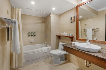 Suite, 1 King Bed, Non Smoking, Refrigerator
