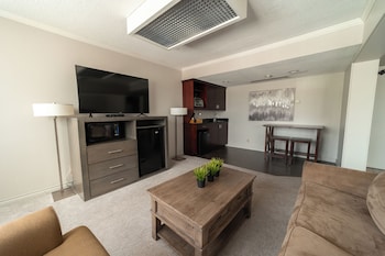 Studio Suite, 2 Queen Beds, Kitchenette
