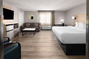 Deluxe Suite, 1 King Bed, Non Smoking