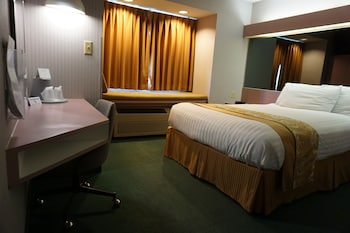 Standard Room, 1 Queen Bed, Smoking
