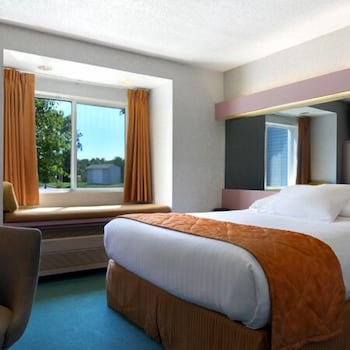 Standard Room, 1 Queen Bed, Smoking