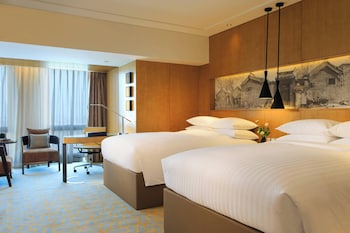 Room, 2 Double Beds, City View