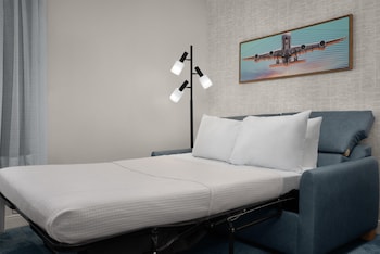 Room, 1 King Bed with Sofa bed, Microwave (Study)