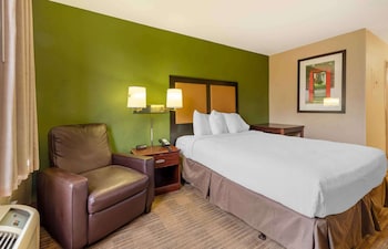 Room, 1 Queen Bed, Non Smoking, Kitchen