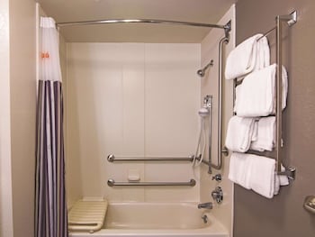 Room, 2 Double Beds, Non Smoking, Courtyard View (Mobility/Hearing Impaired Accessible)