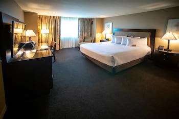Deluxe Room, 1 King Bed, Non Smoking (ADA)