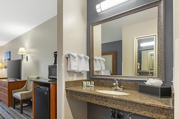 Standard Room, 2 Queen Beds, Accessible, Bathtub