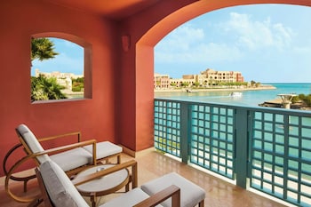 Premium Room, 2 Twin Beds, Non Smoking, Partial Sea View