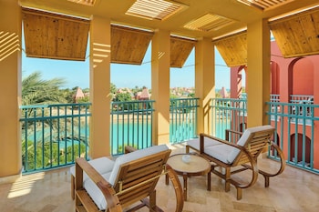 Superior Room, 1 King Bed, Non Smoking, Lagoon View