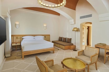 Superior Room, 1 King Bed, Non Smoking, Lagoon View