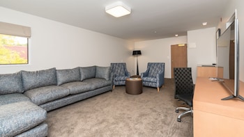 Suite, King Bed