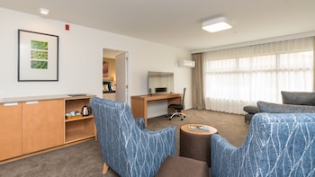 Suite, King Bed