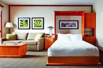 Upper Floor, Studio Suite