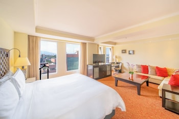 Classic Room, 2 Double Beds, Mountain View