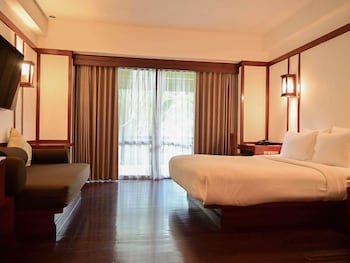 Superior Room, 1 King Bed, Balcony
