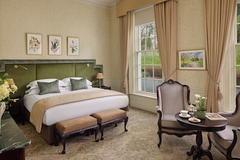 Deluxe Woodland View Room